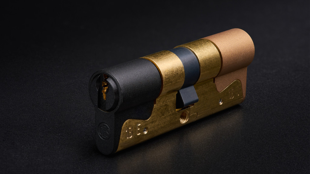https://www.ces.eu/_Resources/Persistent/6a2f844e67c23cf1e5a9221a49eeb127f2e2de91/CES-modular_C640_C690_black-background-1024x576.jpg