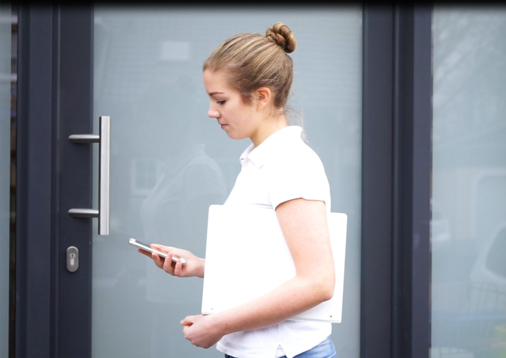 CESeasy cloud-based key and lock management with smartphones CESeasy digital key with smartphone